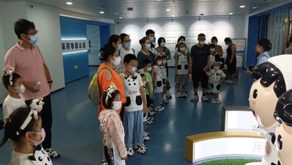 攜手企業筑夢未來 大寺鎮社區“五愛”教育陣地聯合點亮公益服務中心開展企業參訪活動